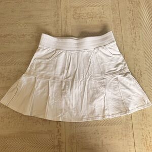 Athleta White Flowy Pleated Tennis Skirt - S
